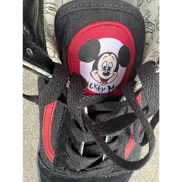Vans Disney Mickey Mouse Low Top Skate Shoes Mens Size 11 / Womens 12.5 Blk Red